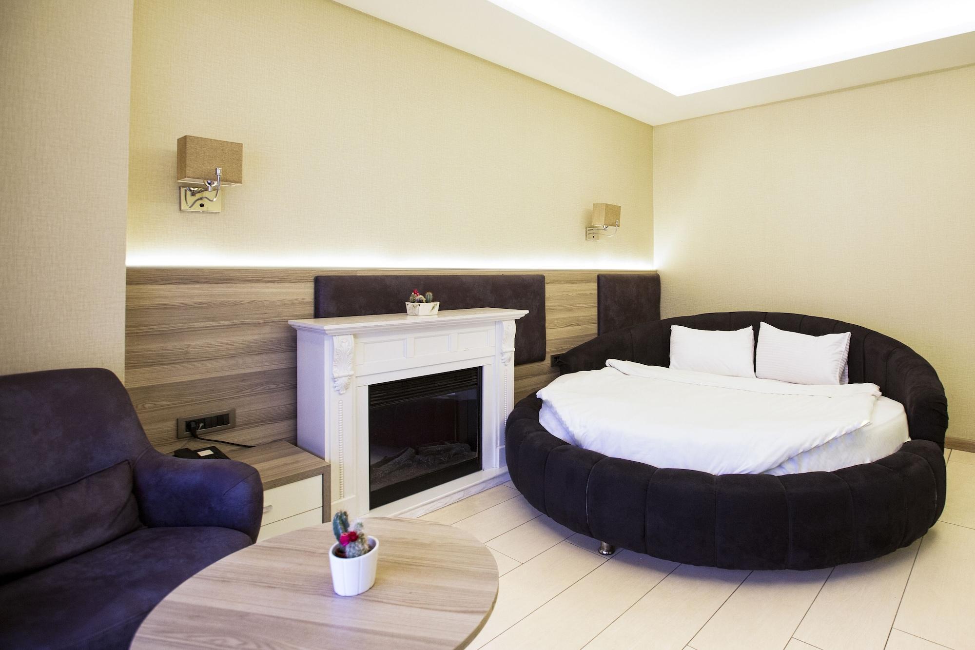 Random Suit Otel Istanbul Exterior photo